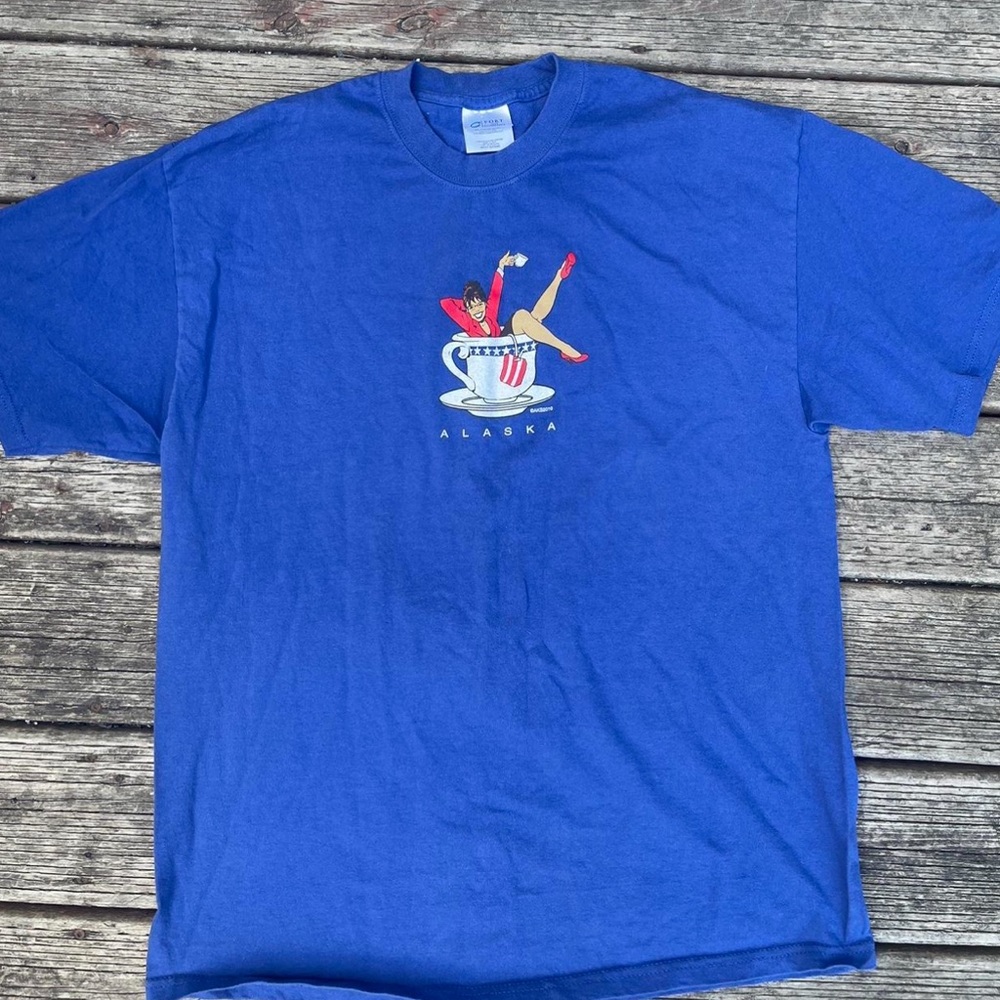 Alaska Graphic Tee Lisa Ann? Or Sarah Palin